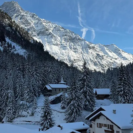 3 Bedrooms In Apartment