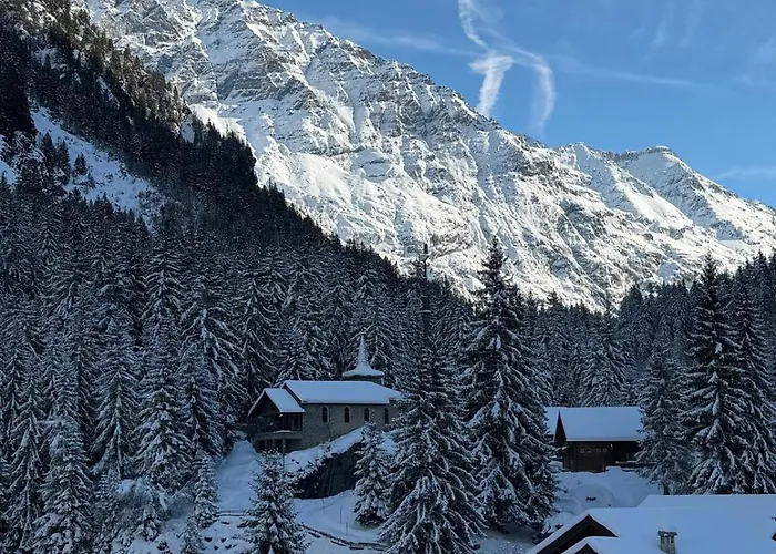 3 Bedrooms In Apartment